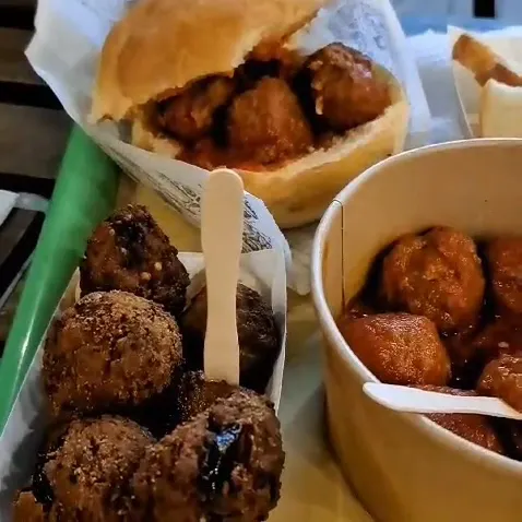 Piovono Polpette da Nonna PPina_Maruggio_slider_image_2