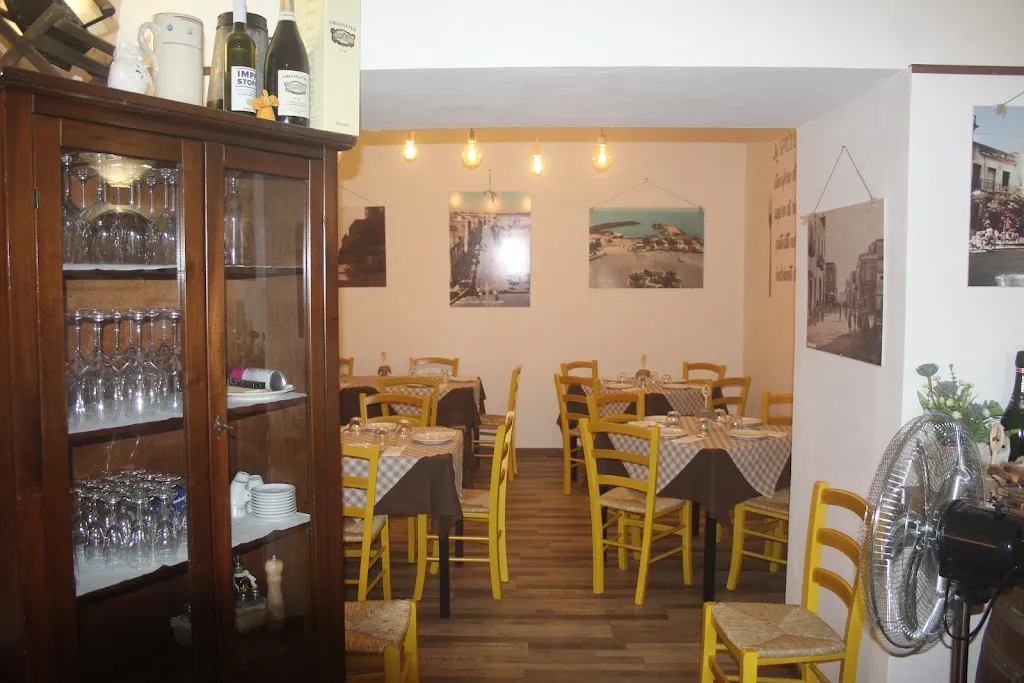 Trattoria Lu Spiùlu restaurant in Maruggio