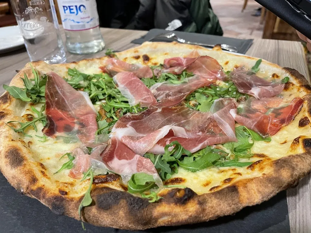 Bar Pizzeria Paninoteca 800_Rabbi Fonti_slider_image_3