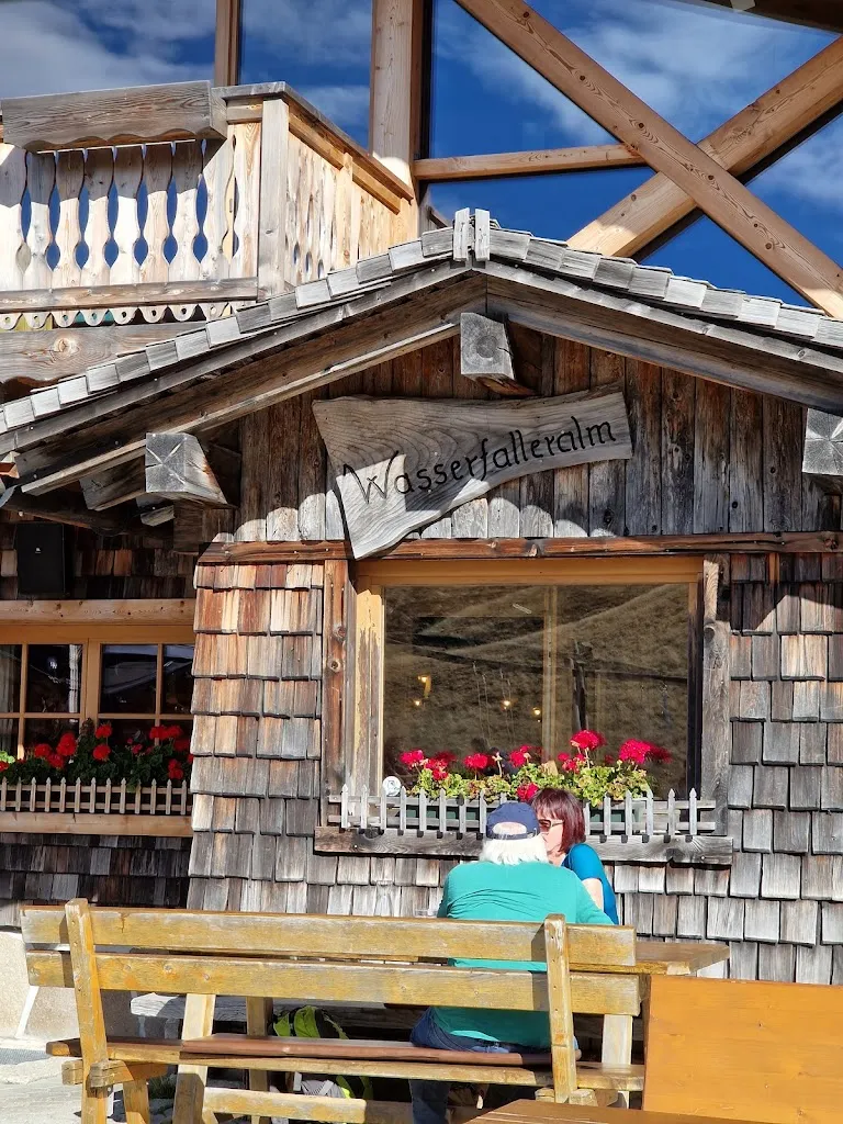 Michael Niksch_Wasserfalleralm_Racines_review