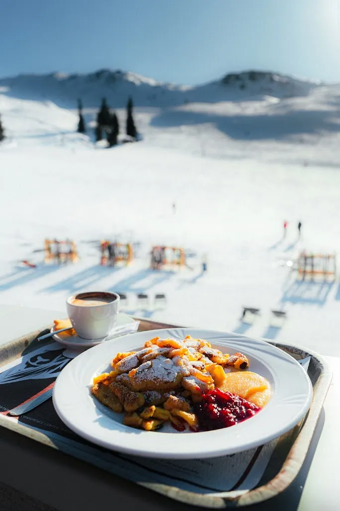 Summit Mountain Club_Racines_slider_image_3