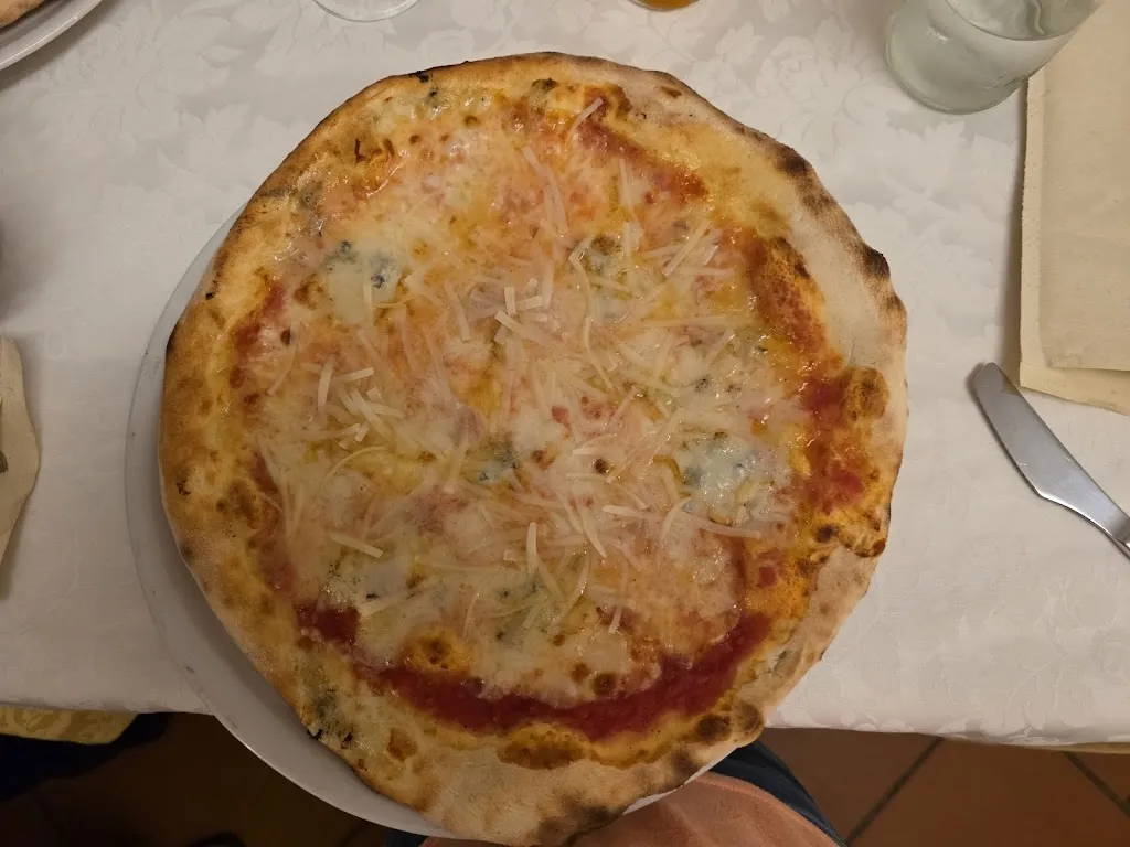 a darjadi_Pizzeria L'Incontro_Predazzo_review