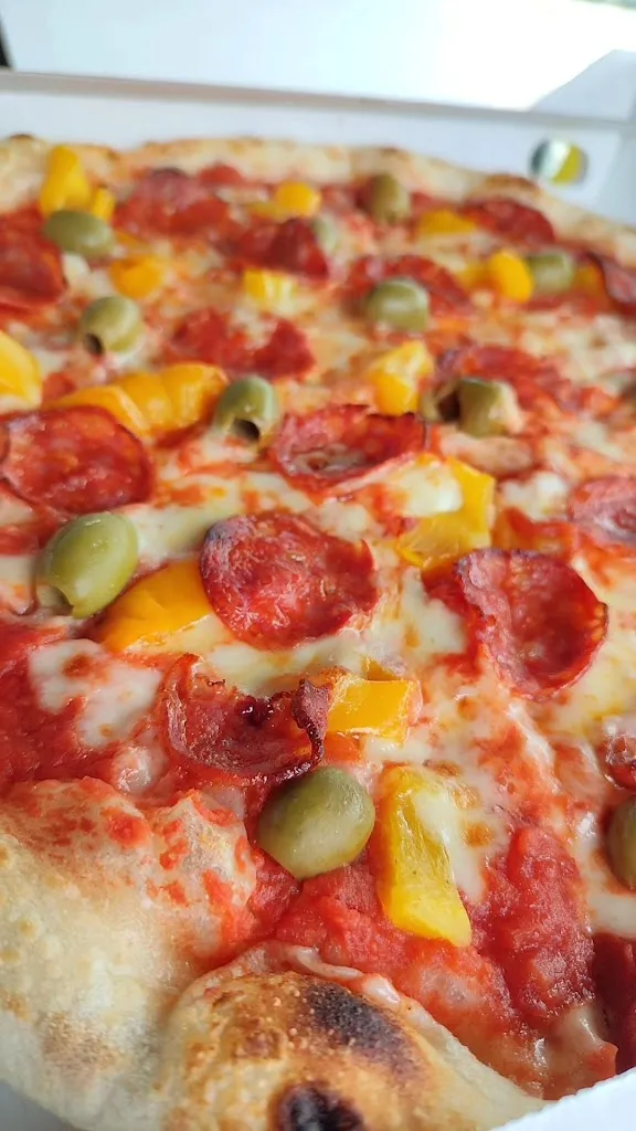 Alexandra Teslovan_Pizzeria Fioz_Revò_review