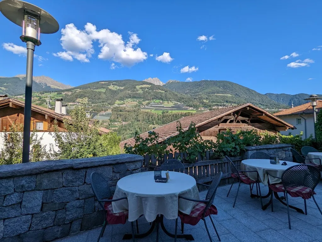 Oberwirtskeller restaurant in Rifiano