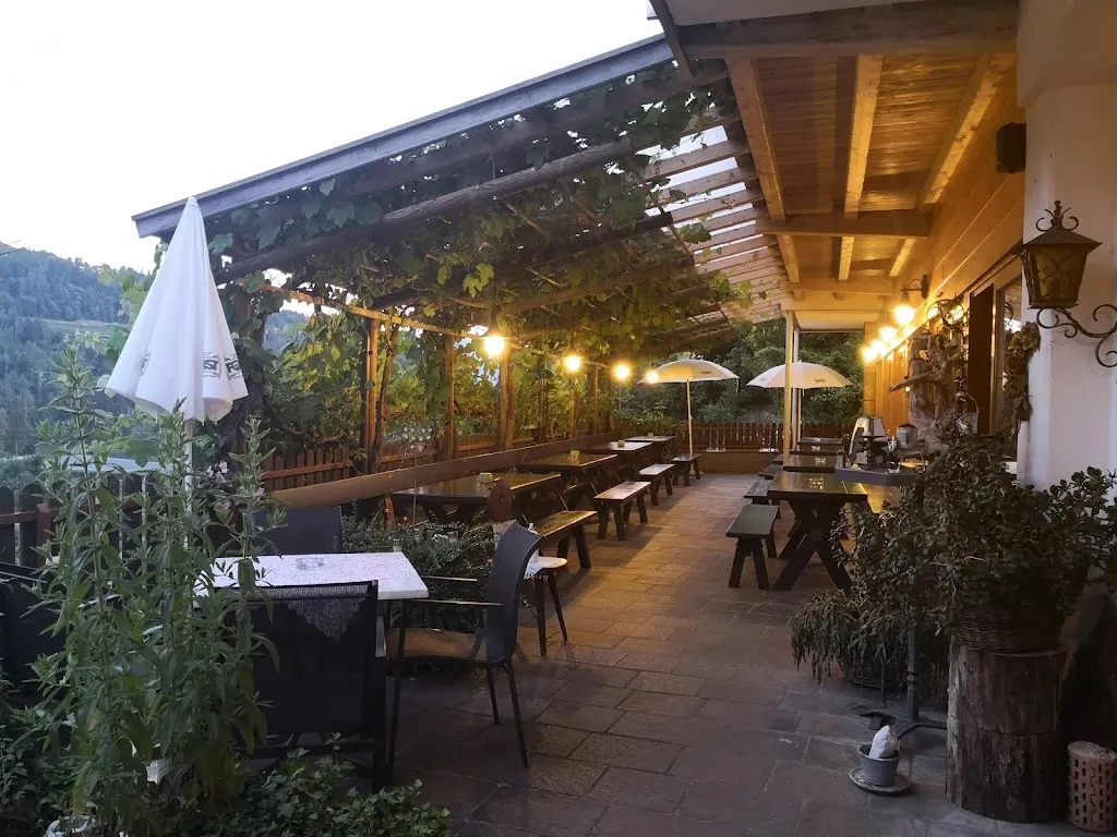 LUFER Restaurant & Törggele Keller restaurant in Rifiano