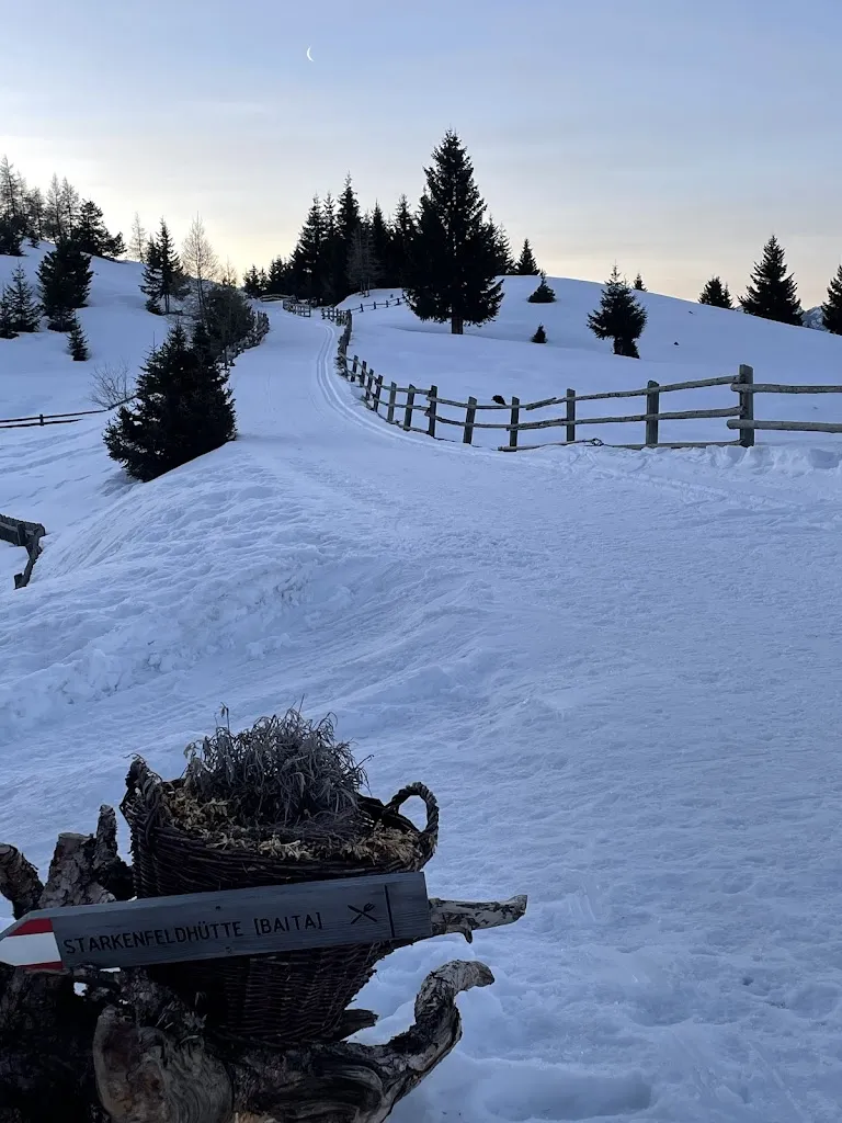 Peter Holmes _Starkenfeld-Hütte_Rodengo - Rodeneck_review