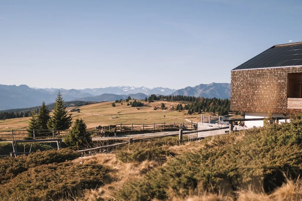 Starkenfeld-Hütte restaurant in Rodengo - Rodeneck