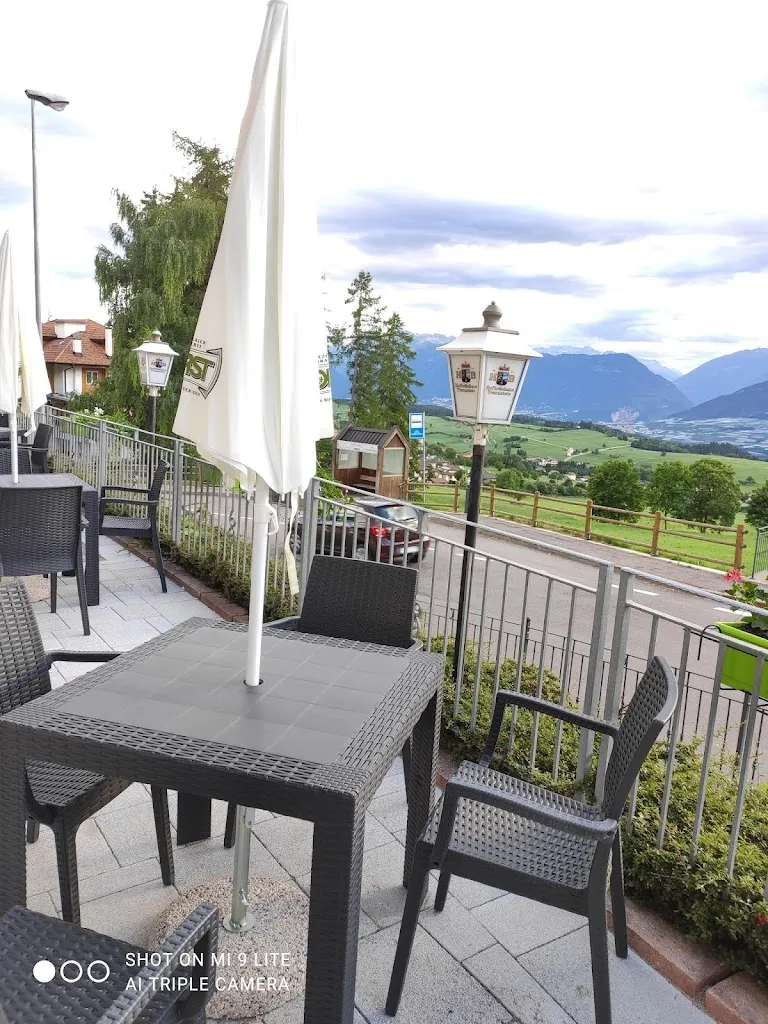 The Gin Pub restaurant in Ronzone