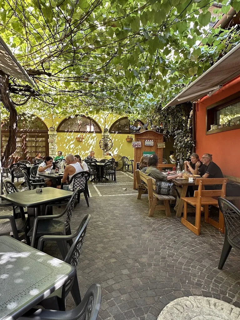 Bar Christian restaurant in Rovereto