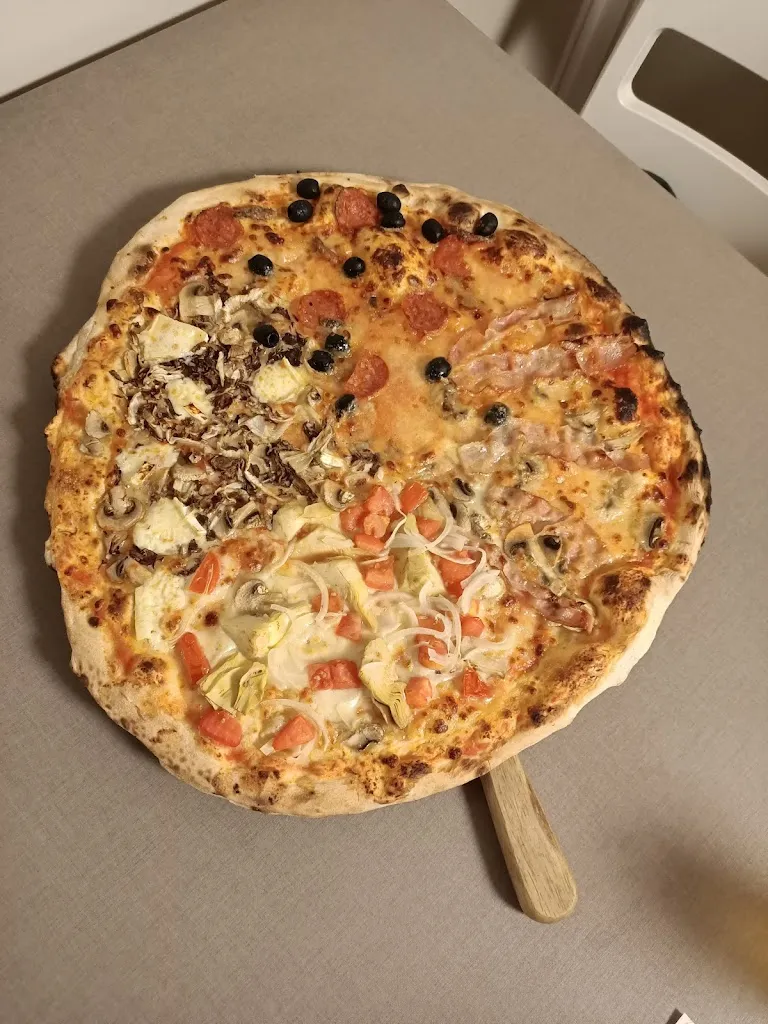 Maria Elena Facchini_L'angolo della Pizza_Roncone_review