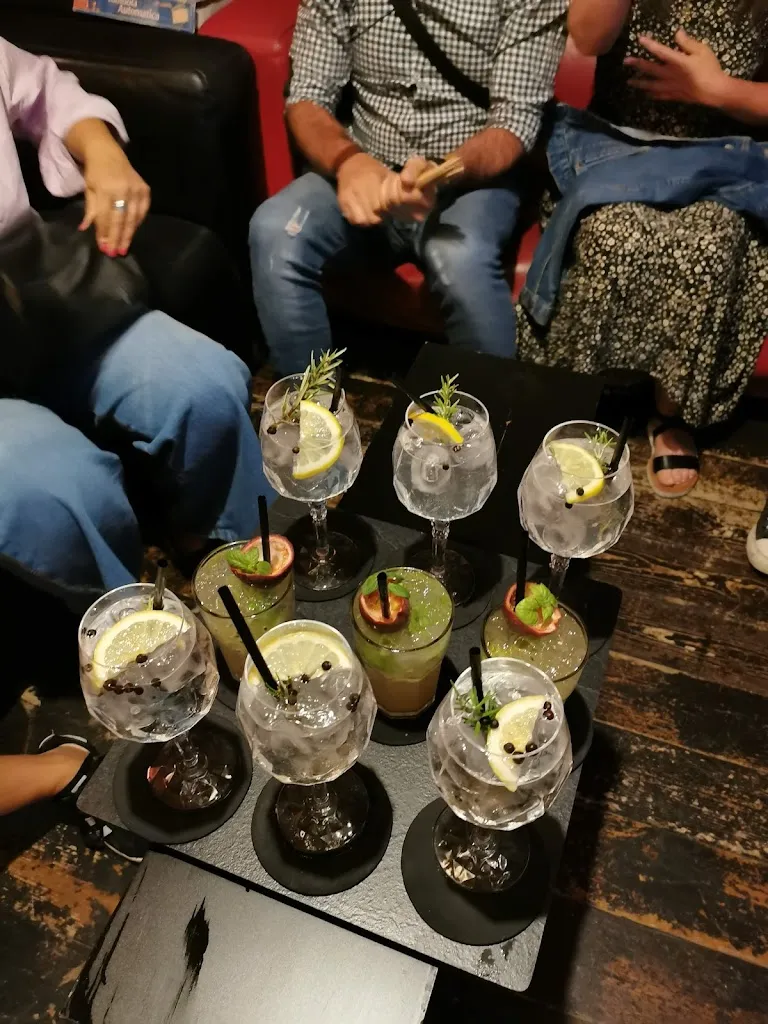 Menu_Revolver bar_Castiglione Messer Raimondo_image_9