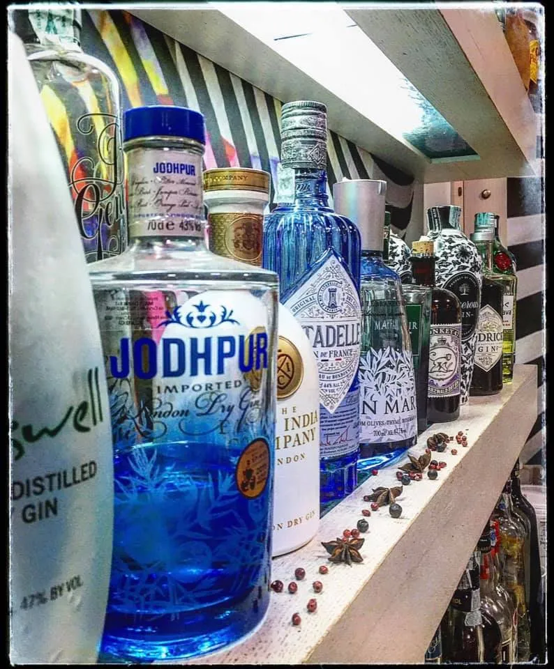 Revolver bar_Castiglione Messer Raimondo_slider_image_1