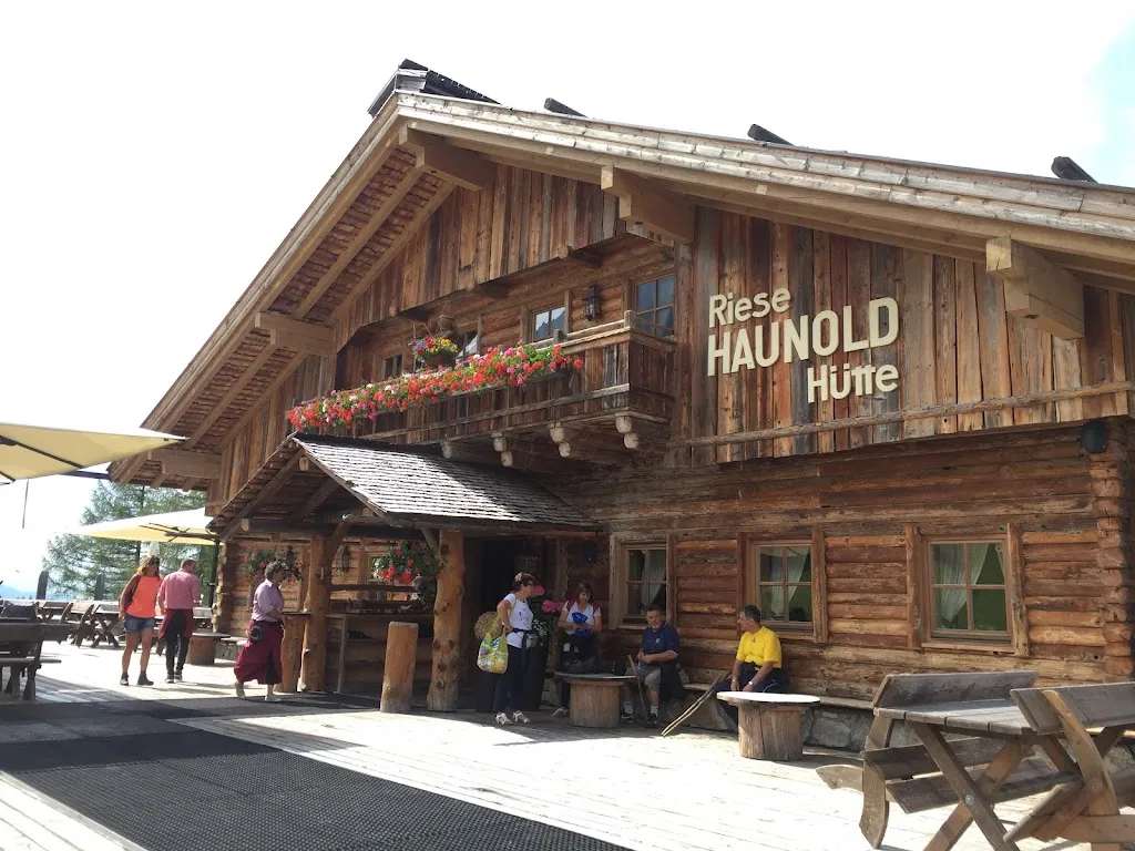 Rifugio Gigante Baranci restaurant in San Candido