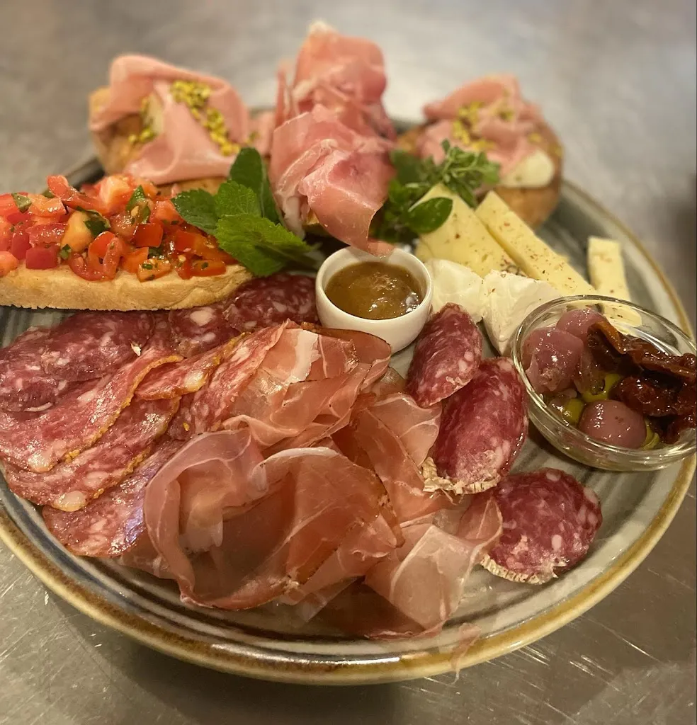 Bar At Heini's_Salorno_slider_image_3