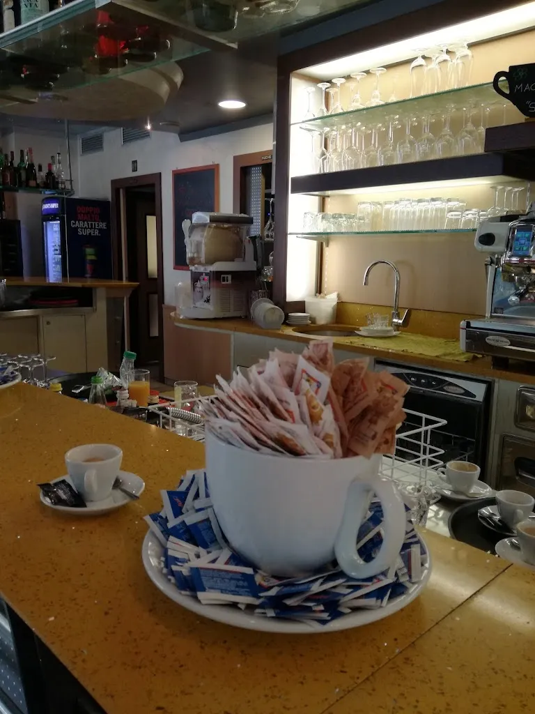 Menu_Bar-Pub Tabaktrafik Naomi_Salorno_immagine_4