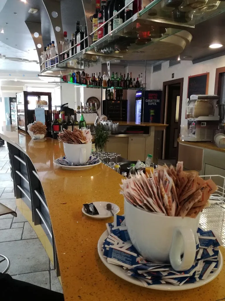 Menu_Bar-Pub Tabaktrafik Naomi_Salorno_immagine_5