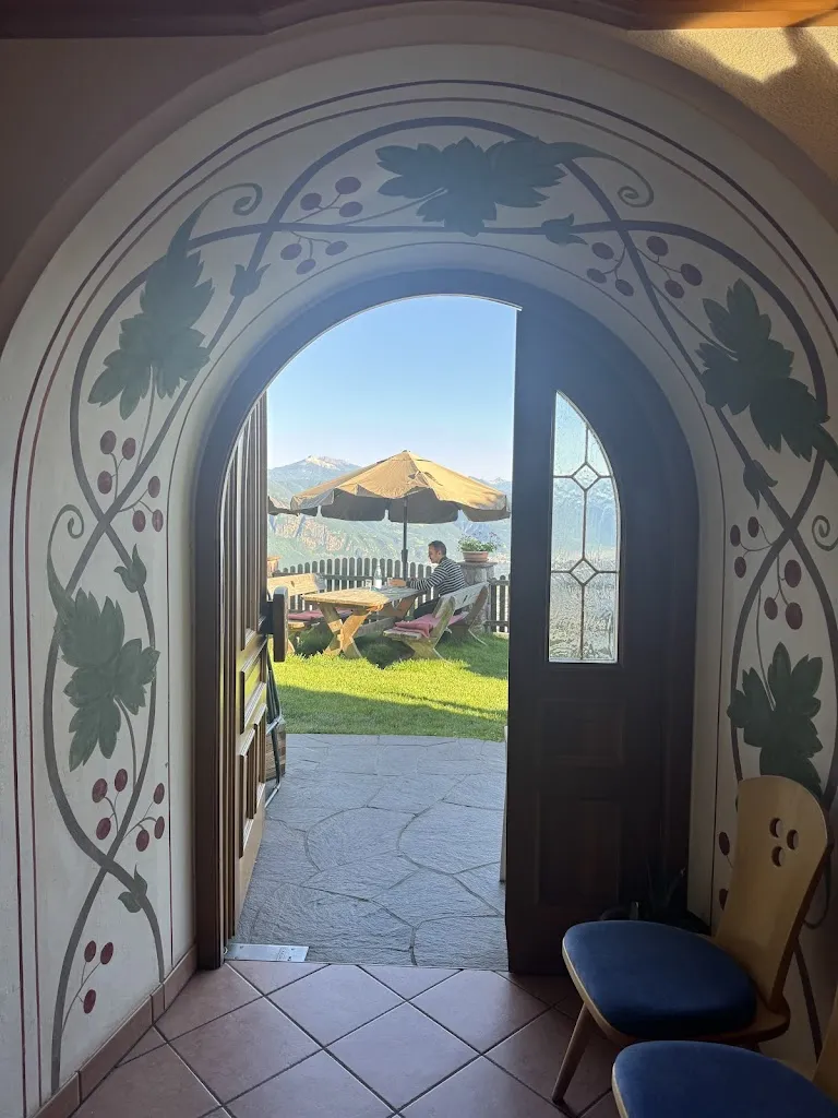 Nicoline von Finck_Gasthaus Plattner_San Genesio_review