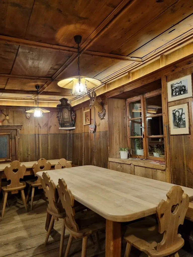 Eugenio Dolzani_Gasthaus Noafer_San Genesio_review