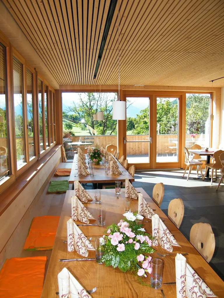 Gasthaus Noafer restaurant in San Genesio