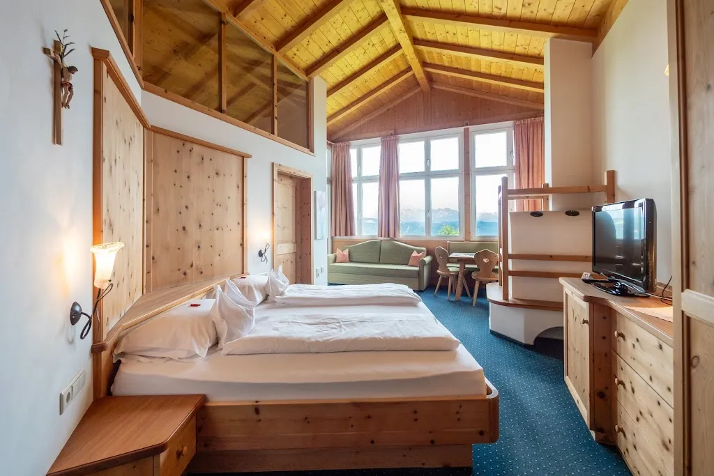 Hotel König Laurin_San Genesio_slider_image_2