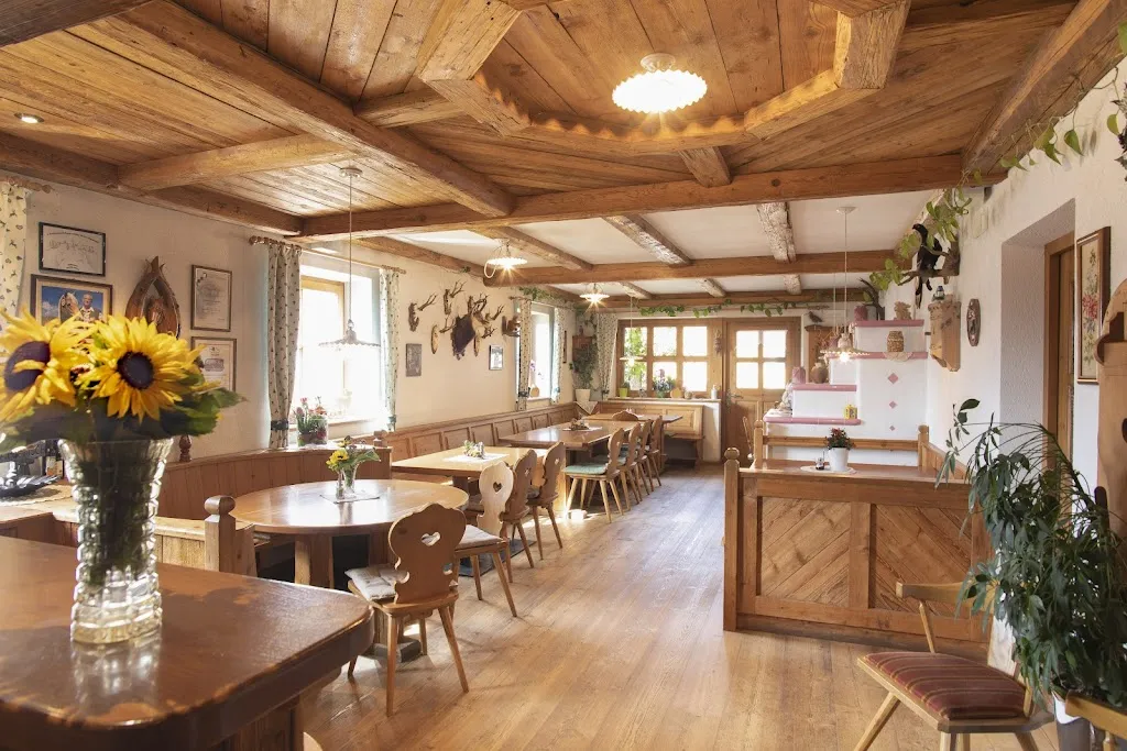 Leitlkeller restaurant in San Genesio