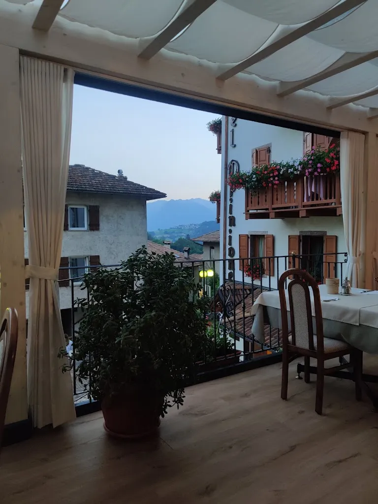 יובל שהם_Flair Hotel Opinione_San Lorenzo in Banale_review