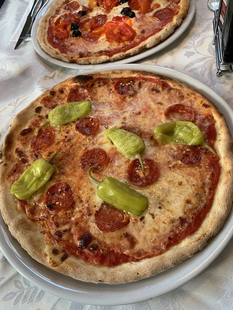 Harminder Machado_Zur Alten Post_San Lorenzo di Sebato_review