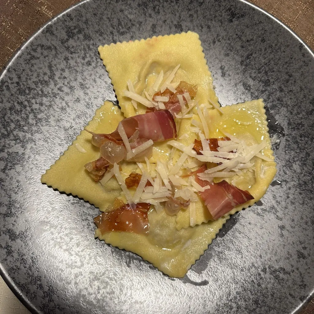 Bar Café Restaurant Theis_San Leonardo in Passiria_slider_image_3