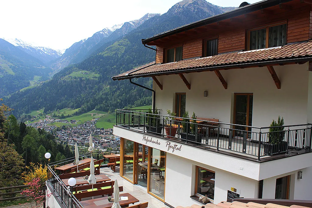 Locanda Hofschenke Pfeiftal_San Leonardo in Passiria_slider_image_1