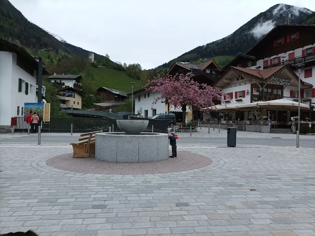 Imbiss Obst Gemuse Eis Getranke Grill_San Leonardo in Passiria_slider_image_3