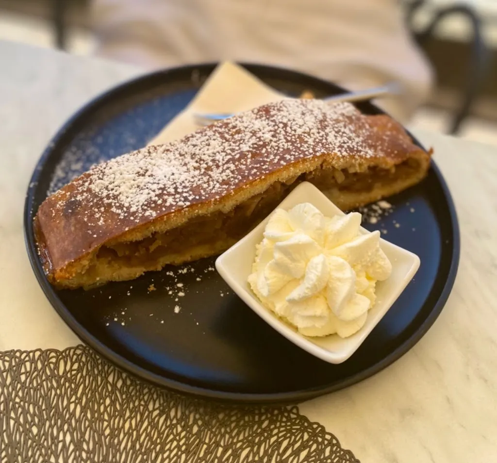 Chris Grieve_Bistro Cafe Zentral_San Leonardo in Passiria_review