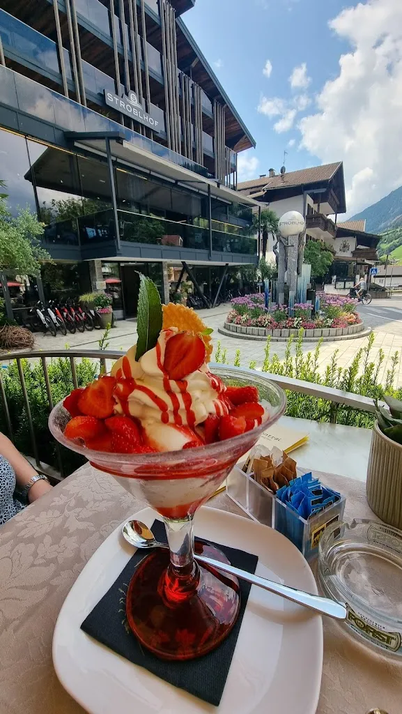 Bistro Cafe Zentral_San Leonardo in Passiria_slider_image_2