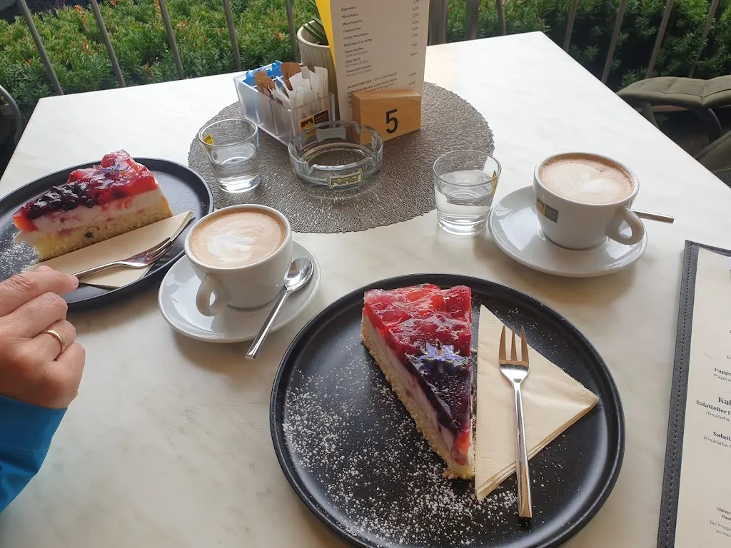 Bistro Cafe Zentral_San Leonardo in Passiria_slider_image_3