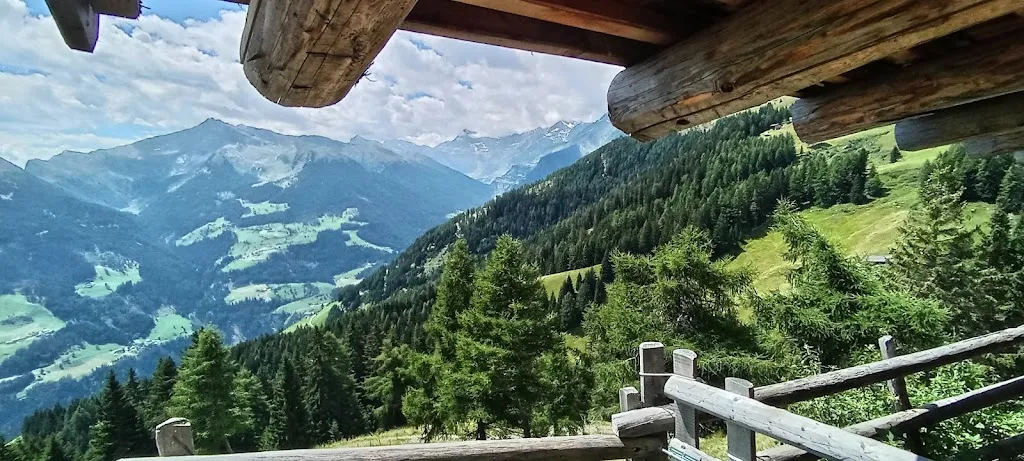 Meinhard Risch_Kuchlalm_San Leonardo in Passiria_recensione