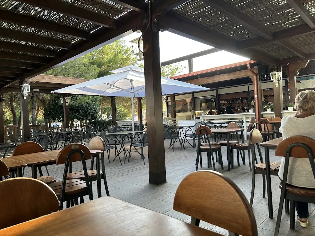 La Pinetina - Drink & Food_Maruggio_slider_image_1