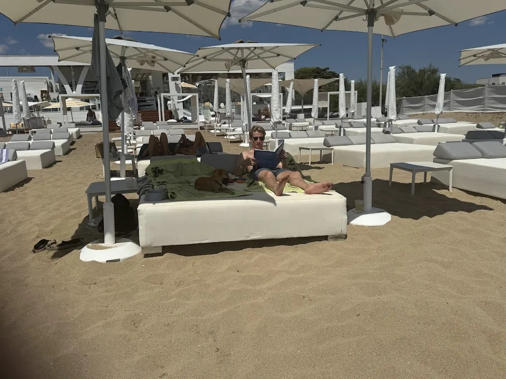 Rosanne_Tayga Beach_Maruggio_review