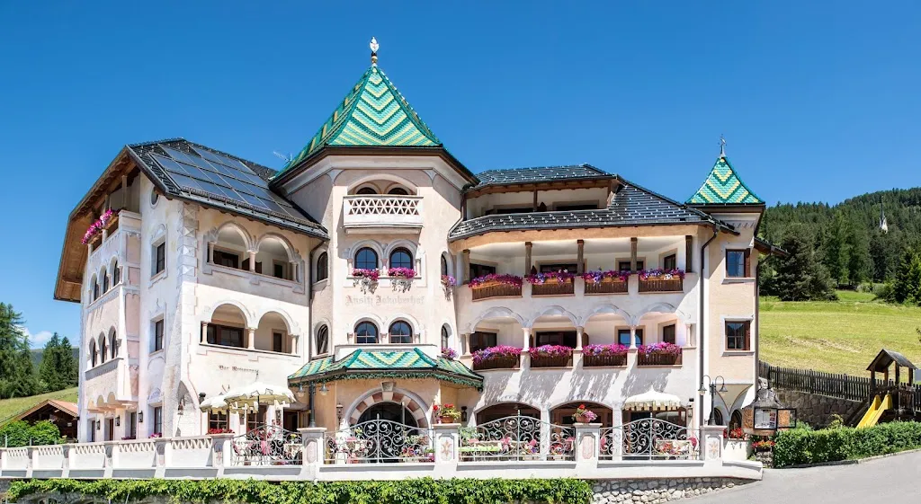 Hotel Ansitz Jakoberhof restaurant in Santa Cristina Valgardena