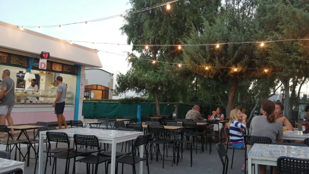 Pizzeria da Giovanna restaurant in Maruggio