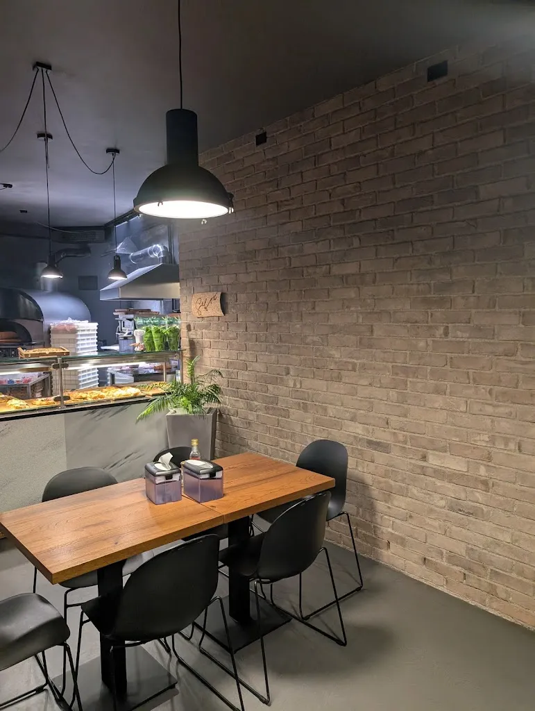 Pizzeria Sefri restaurant in Scurelle