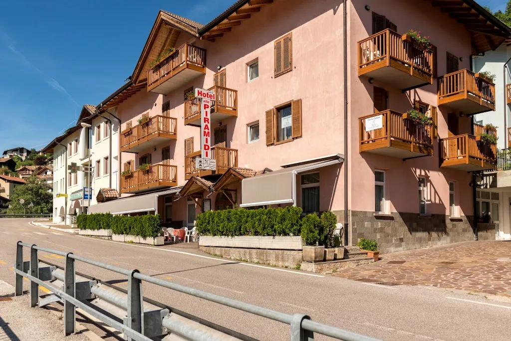 Hotel alle Piramidi restaurant in Segonzano