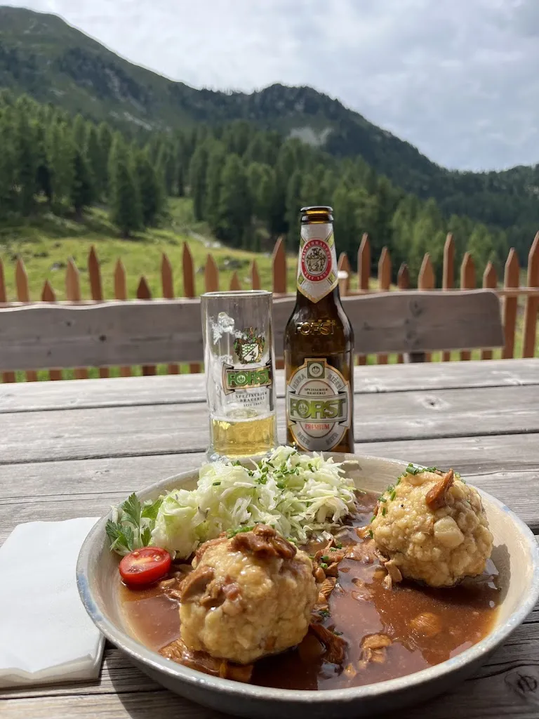OBERMAIR ALM restaurant in Selva dei Molini