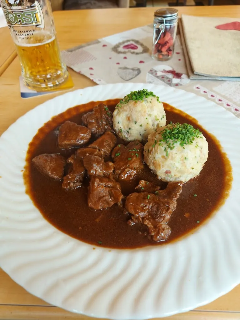 Kristian Mego_Gasthof Köstenthaler_Scena - Schenna_recensione