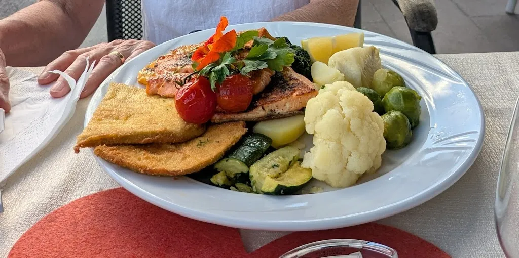 Bernhard Luzat_Restaurant Georgenhof_Scena - Schenna_review