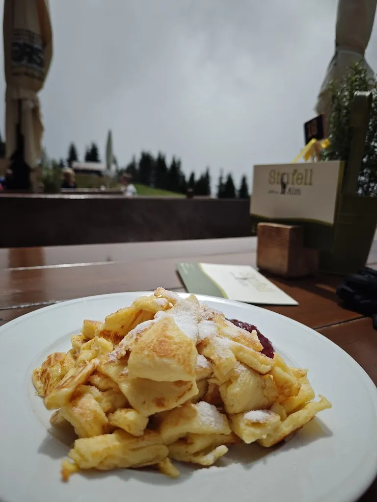 Léon Megelink_Stafell-Alm_Scena - Schenna_review