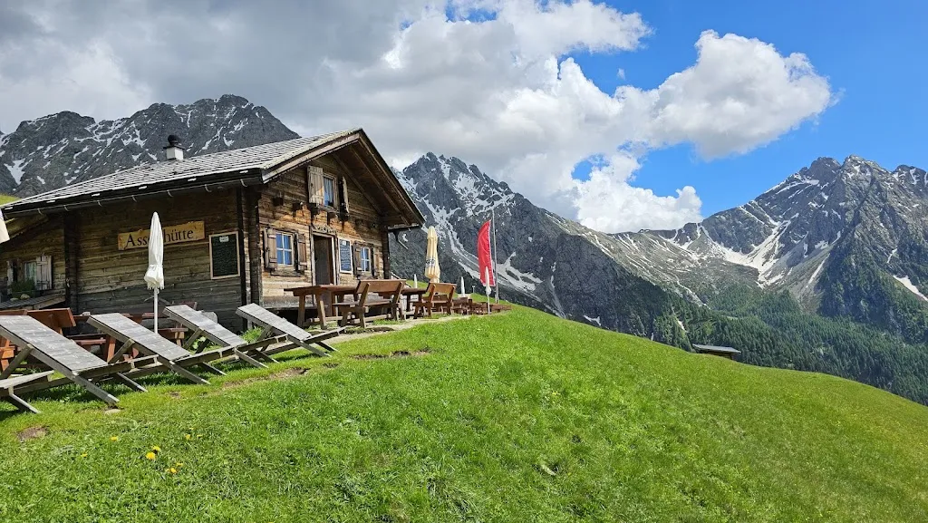 Assen Hütte_Scena - Schenna_slider_image_3