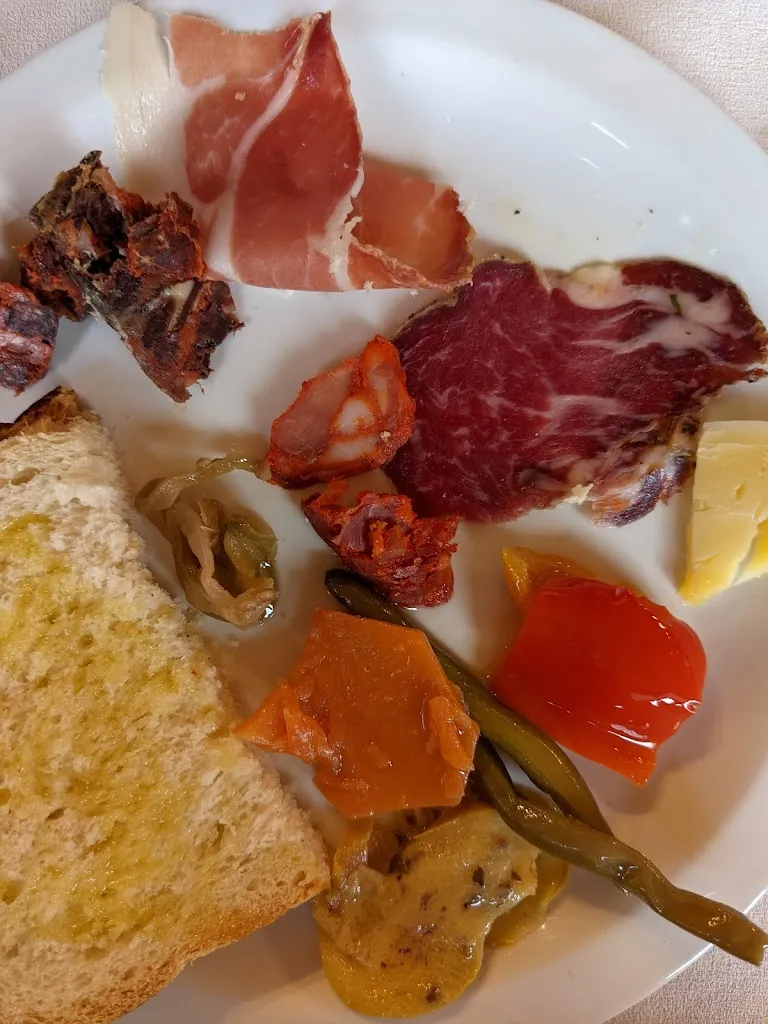 Raffaele Mastrovincenzo_The Refuge of the Boar_Castiglione Messer Raimondo_review