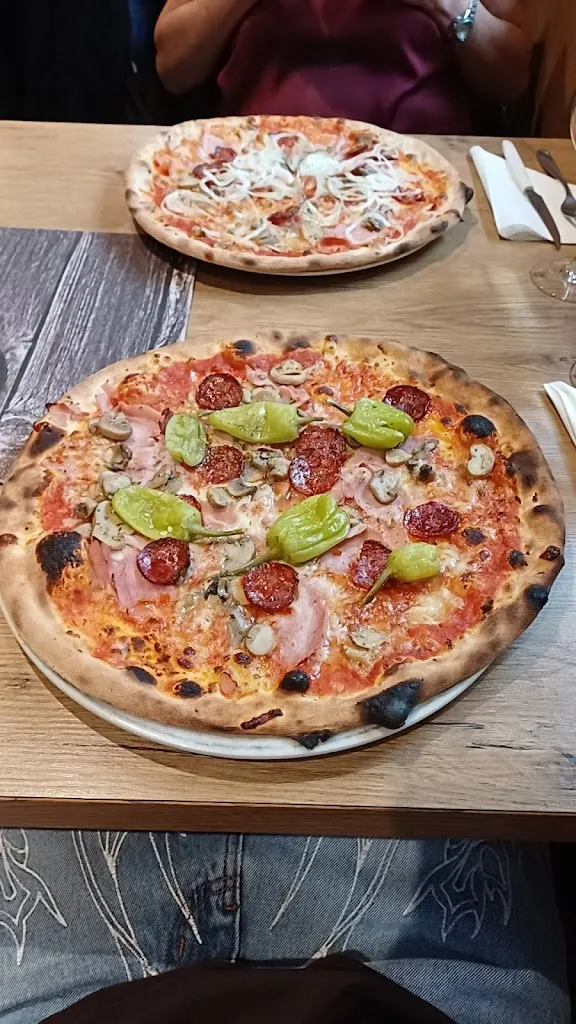 jannievromane_Wirtshaus St. Urban_Scena - Schenna_review