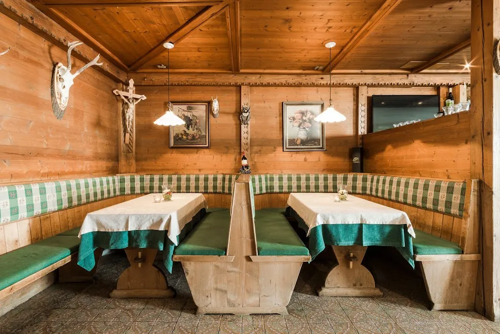 Wirtshaus St. Urban_Scena - Schenna_slider_image_1