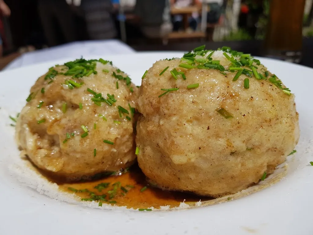 Ulrich Schellhaas_Berggasthof Egger_Scena - Schenna_recensione