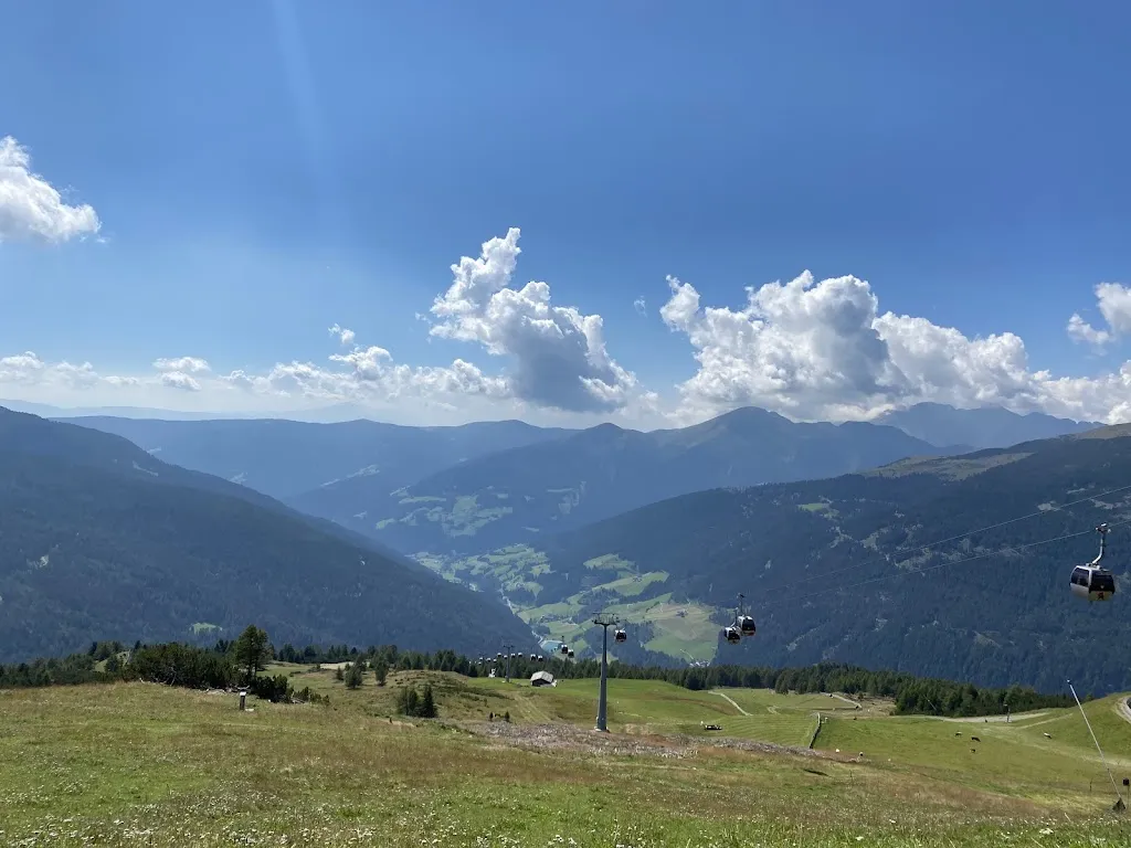 rose nadershahi_Pichlberg_Sarentino_review